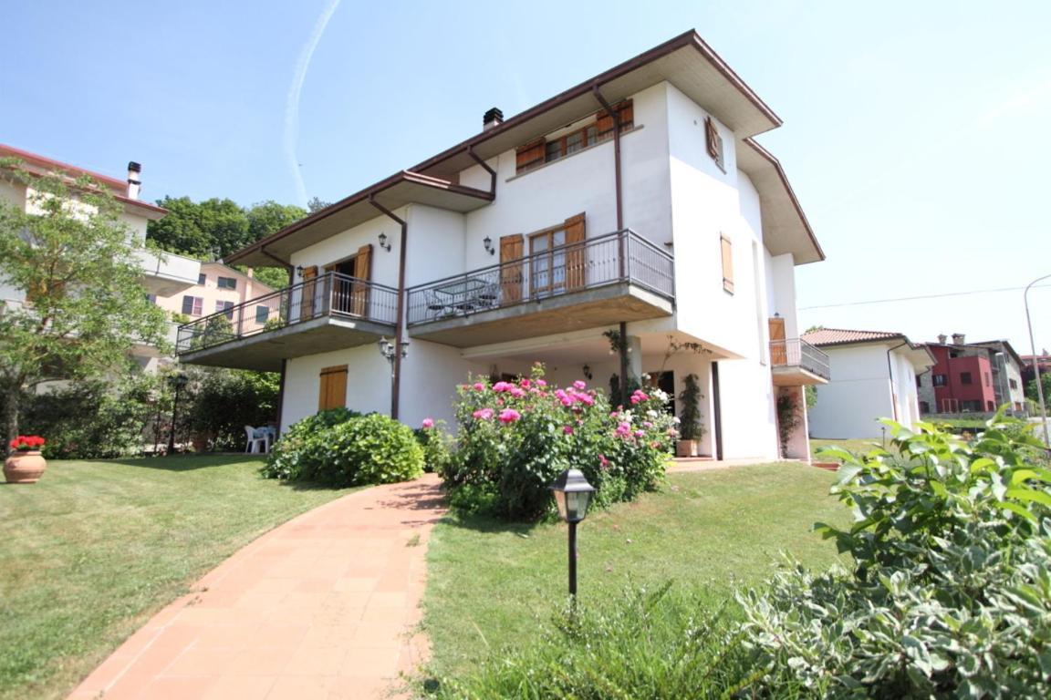 B&B Margherita Le Fiabe SantʼAgata Feltria Exteriör bild